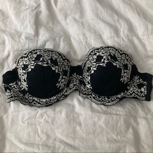 Strapless pushup bra embroidered floral design